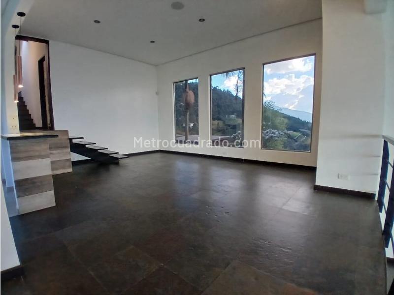 3BR House for Rent in Las Palmas with 5 Baths - 7