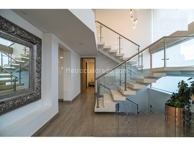 Casa de 4 alcobas en venta en San Jose, Medellín, 530 m² · foto 3 de 13