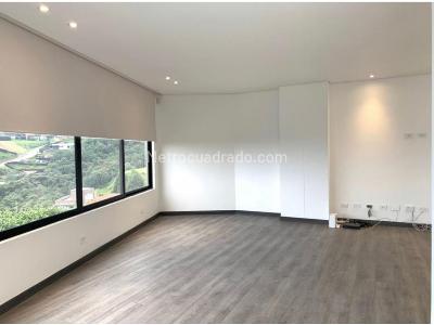 Casa de 5 alcobas en venta en Las Palmas, Medellín, 370 m² · foto 3 de 11