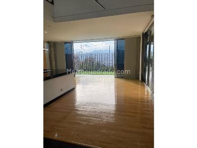 Casa de 4 alcobas en venta en El Atravesado, Medellín, 330 m² · foto 3 de 17