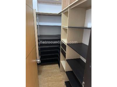 Casa de 4 alcobas en venta en El Atravesado, Medellín, 330 m² · foto 13 de 17