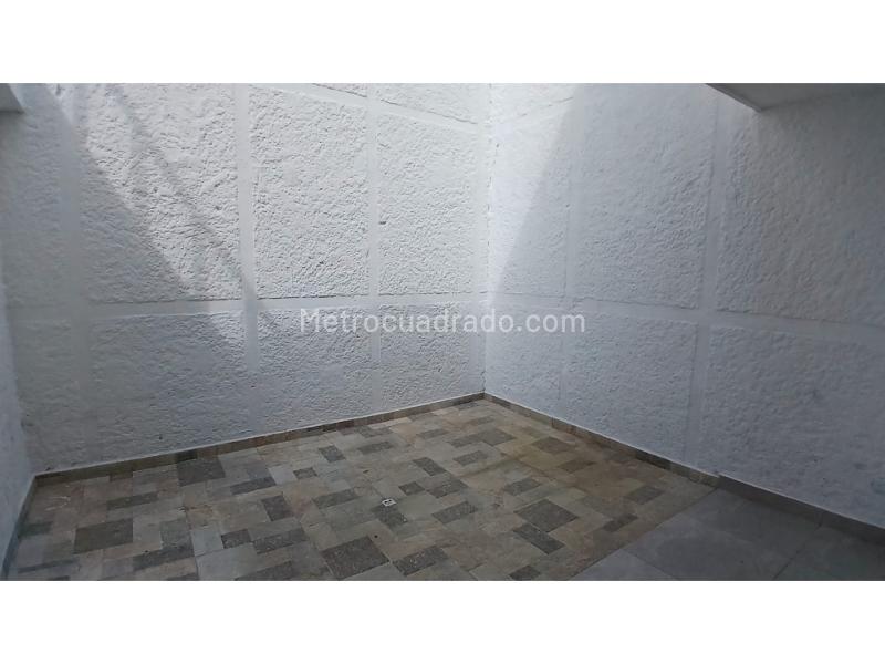 Casa Independiente de 4 Alcobas en La Floresta - 3