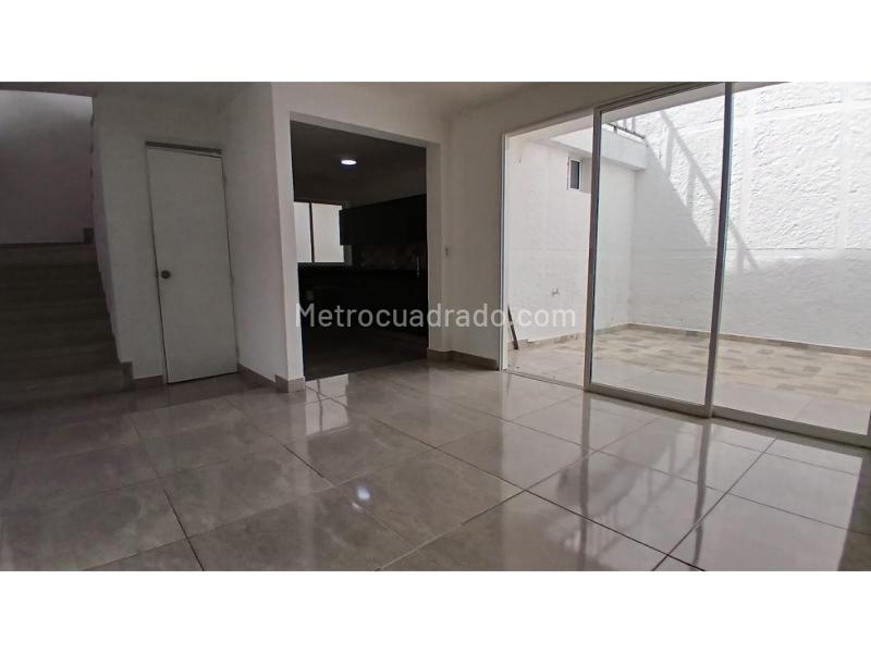 Casa Independiente de 4 Alcobas en La Floresta - 6