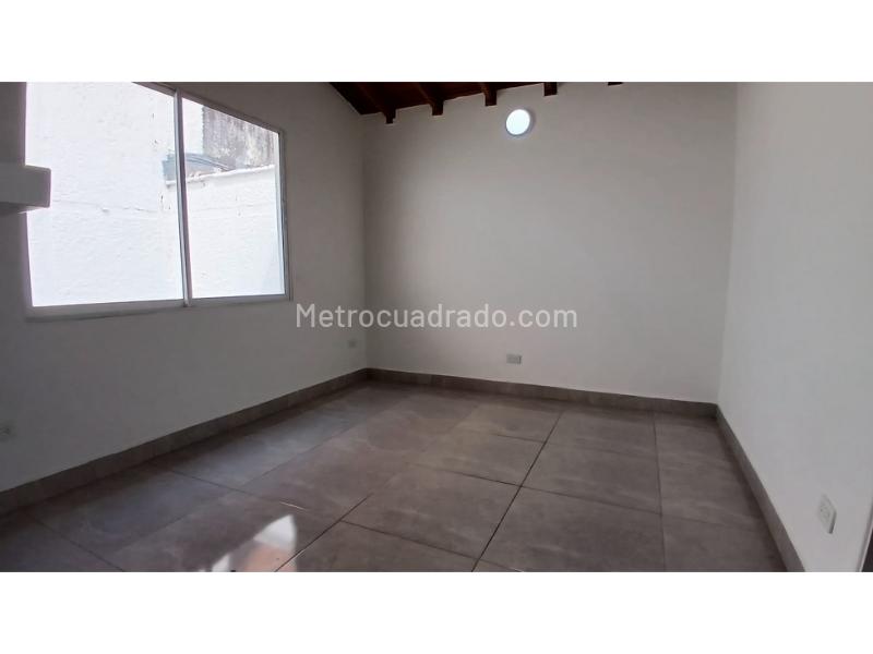 Casa Independiente de 4 Alcobas en La Floresta - 9