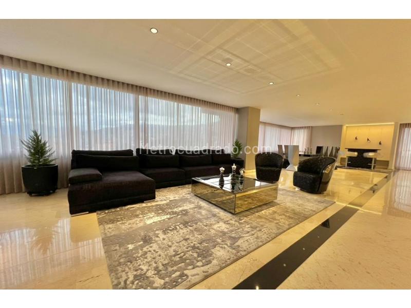 Luxurious 4BR Apartment with Pool in Transversal Inferior - 2