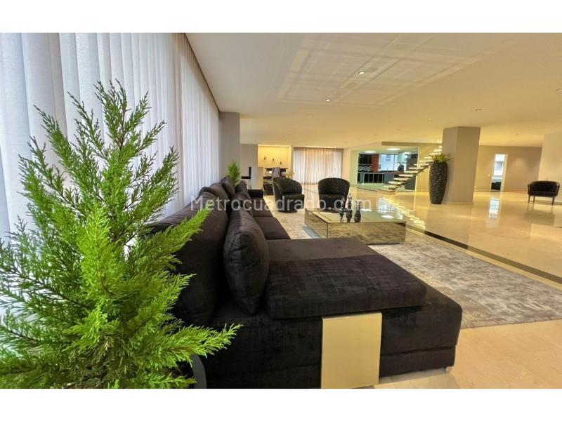 Luxurious 4BR Apartment with Pool in Transversal Inferior - 4