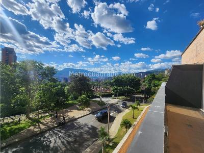 Apartaestudio en venta en Loma De Los Gonzalez, Medellín, 60 m² · foto 3 de 12
