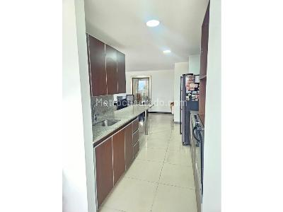 Apartamento de 2 alcobas en arriendo en Los Balsos, Medellín, 136 m² · foto 8 de 17