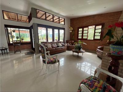 Casa de 4 alcobas en venta en Las Palmas, Medellín, 500 m² · foto 10 de 18