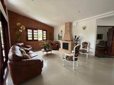 Casa de 4 alcobas en venta en Las Palmas, Medellín, 500 m² · foto 3 de 18