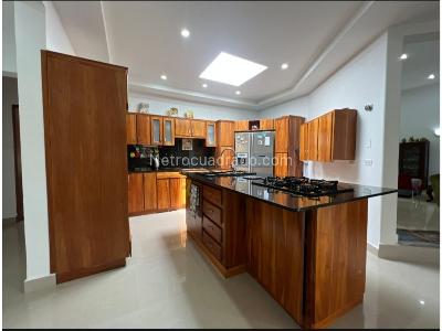 Casa de 4 alcobas en venta en Las Palmas, Medellín, 500 m² · foto 4 de 18