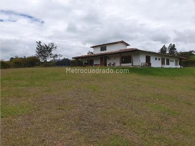 Casa en venta en Las Palmas, Medellín · foto 2 de 20