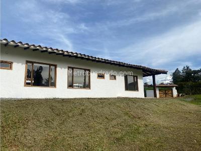 Casa en venta en Las Palmas, Medellín · foto 3 de 20