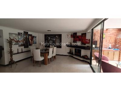 Casa de 4 alcobas en venta en Loma De Las Brujas, Medellín, 275 m² · foto 4 de 18
