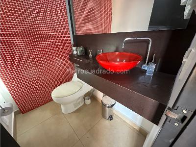 Casa de 4 alcobas en venta en Loma De Las Brujas, Medellín, 275 m² · foto 16 de 18