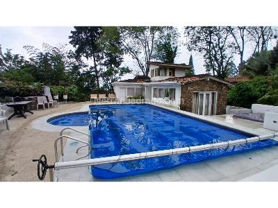 Casa de 4 alcobas en arriendo en Loma Del Chocho, Medellín, 1500 m² · foto 18 de 20
