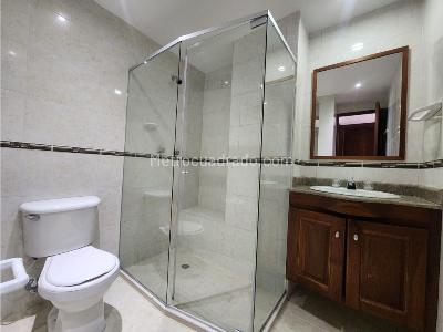 Apartamento de 3 alcobas en arriendo en El Nogal, Medellín, 110 m² · foto 9 de 15