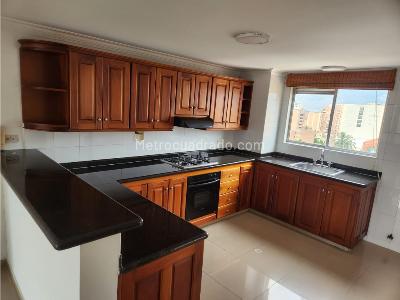 Apartamento de 3 alcobas en arriendo en El Nogal, Medellín, 110 m² · foto 12 de 15