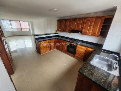 Apartamento de 3 alcobas en arriendo en El Nogal, Medellín, 110 m² · foto 13 de 15