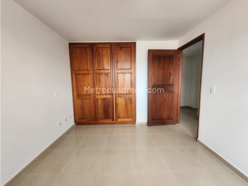 Spacious 3BR Apartment Near Amenities in El Nogal - 7