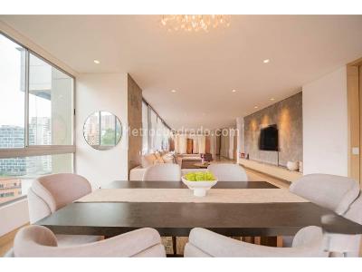 Apartamento de 3 alcobas en venta en Loma De Los Gonzalez, Medellín, 277 m² · foto 3 de 20