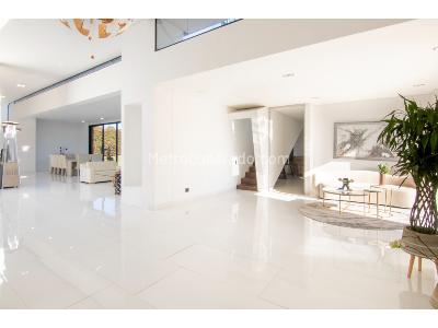 Casa de 4 alcobas en venta en Las Palmas, Medellín, 1783 m² · foto 2 de 20