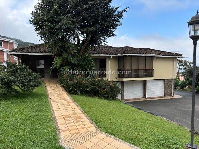 Casa en arriendo en Loma Del Chocho, Medellín · foto 2 de 15