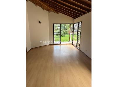 Casa en arriendo en Loma Del Chocho, Medellín · foto 3 de 15