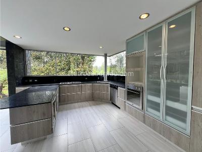 Casa de 4 alcobas en venta en Loma Del Escobero, Medellín, 2000 m² · foto 7 de 14