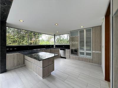 Casa de 4 alcobas en venta en Loma Del Escobero, Medellín, 2000 m² · foto 8 de 14