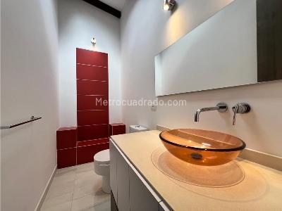Casa de 4 alcobas en venta en Loma Del Escobero, Medellín, 2000 m² · foto 13 de 14