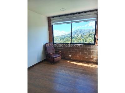 Casa de 5 alcobas en venta en Loma Del Escobero, Medellín, 1000 m² · foto 10 de 14