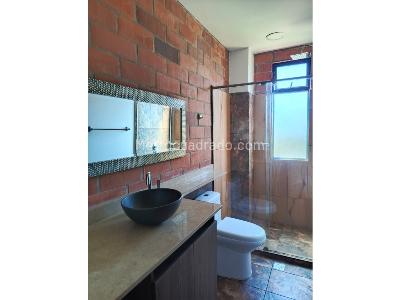 Casa de 5 alcobas en venta en Loma Del Escobero, Medellín, 1000 m² · foto 14 de 14
