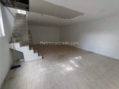 Casa de 5 alcobas en venta en Loma Del Escobero, Medellín, 1800 m² · foto 5 de 17