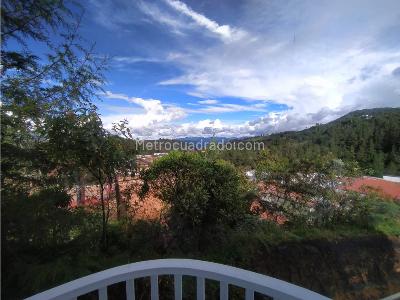Casa de 5 alcobas en venta en Loma Del Escobero, Medellín, 1800 m² · foto 13 de 17