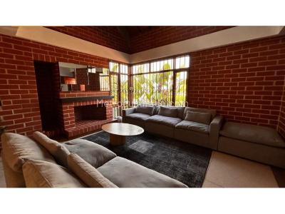 Casa de 3 alcobas en venta en Loma Del Escobero, Medellín, 634 m² · foto 2 de 14