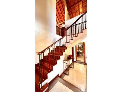 Casa de 3 alcobas en venta en Loma Del Escobero, Medellín, 634 m² · foto 3 de 14