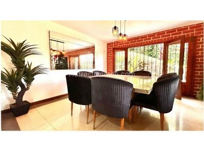 Casa de 3 alcobas en venta en Loma Del Escobero, Medellín, 634 m² · foto 4 de 14