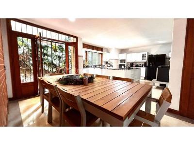 Casa de 3 alcobas en venta en Loma Del Escobero, Medellín, 634 m² · foto 5 de 14
