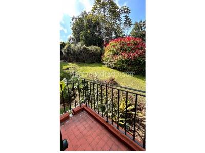 Casa de 3 alcobas en venta en Loma Del Escobero, Medellín, 634 m² · foto 10 de 14
