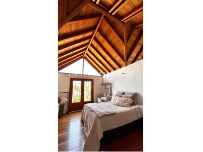 Casa de 3 alcobas en venta en Loma Del Escobero, Medellín, 634 m² · foto 11 de 14