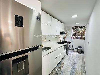 Apartamento de 2 alcobas en venta en La Intermedia, Medellín, 58 m² · foto 9 de 17