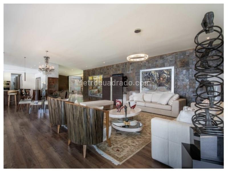 Casa amoblada de 3 alcobas con lote amplio en Alto de las Palmas - 2