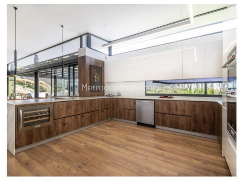 Casa amoblada de 3 alcobas con lote amplio en Alto de las Palmas - 6