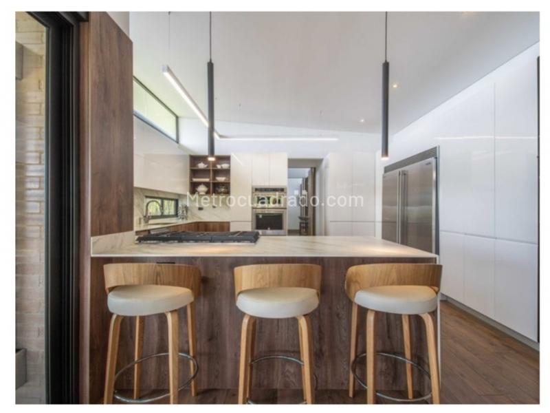 Casa amoblada de 3 alcobas con lote amplio en Alto de las Palmas - 7