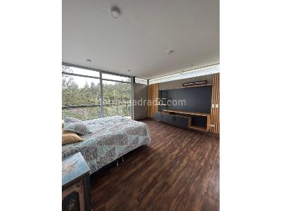 Casa de 4 alcobas en venta en Loma Del Escobero, Medellín · foto 10 de 19