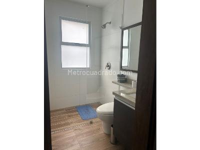 Casa de 4 alcobas en venta en Loma Del Escobero, Medellín · foto 15 de 19