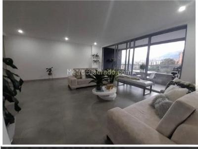 Apartamento de 3 alcobas en venta en Loma Del Escobero, Medellín, 156 m² · foto 4 de 14