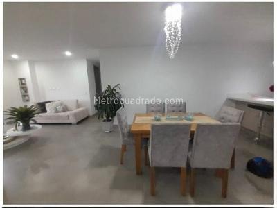 Apartamento de 3 alcobas en venta en Loma Del Escobero, Medellín, 156 m² · foto 6 de 14