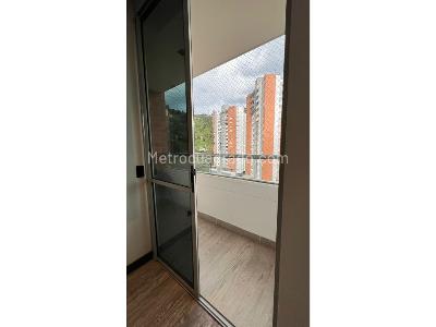 Apartamento de 3 alcobas en venta en San Julian, Medellín, 200 m² · foto 8 de 9